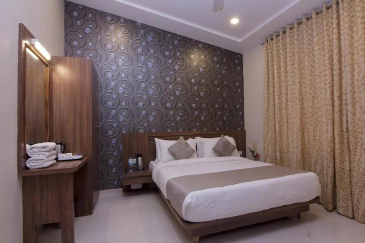 ซันไชน์ รีสอร์ต Hotel โลนาวาลา ภายนอก รูปภาพ