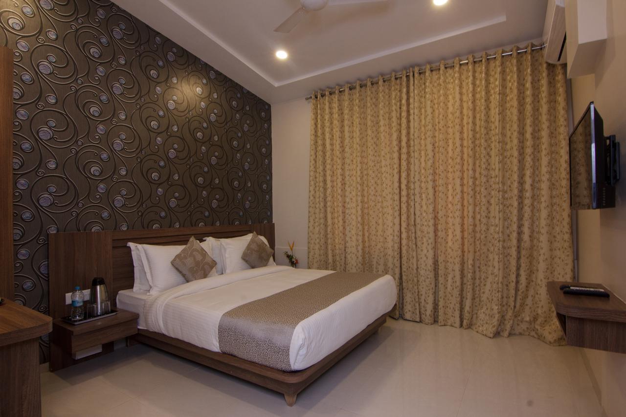 ซันไชน์ รีสอร์ต Hotel โลนาวาลา ภายนอก รูปภาพ