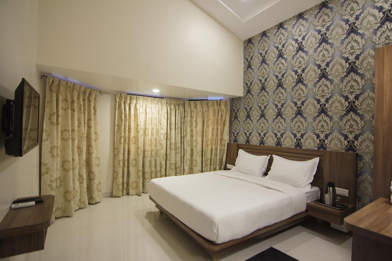 ซันไชน์ รีสอร์ต Hotel โลนาวาลา ภายนอก รูปภาพ